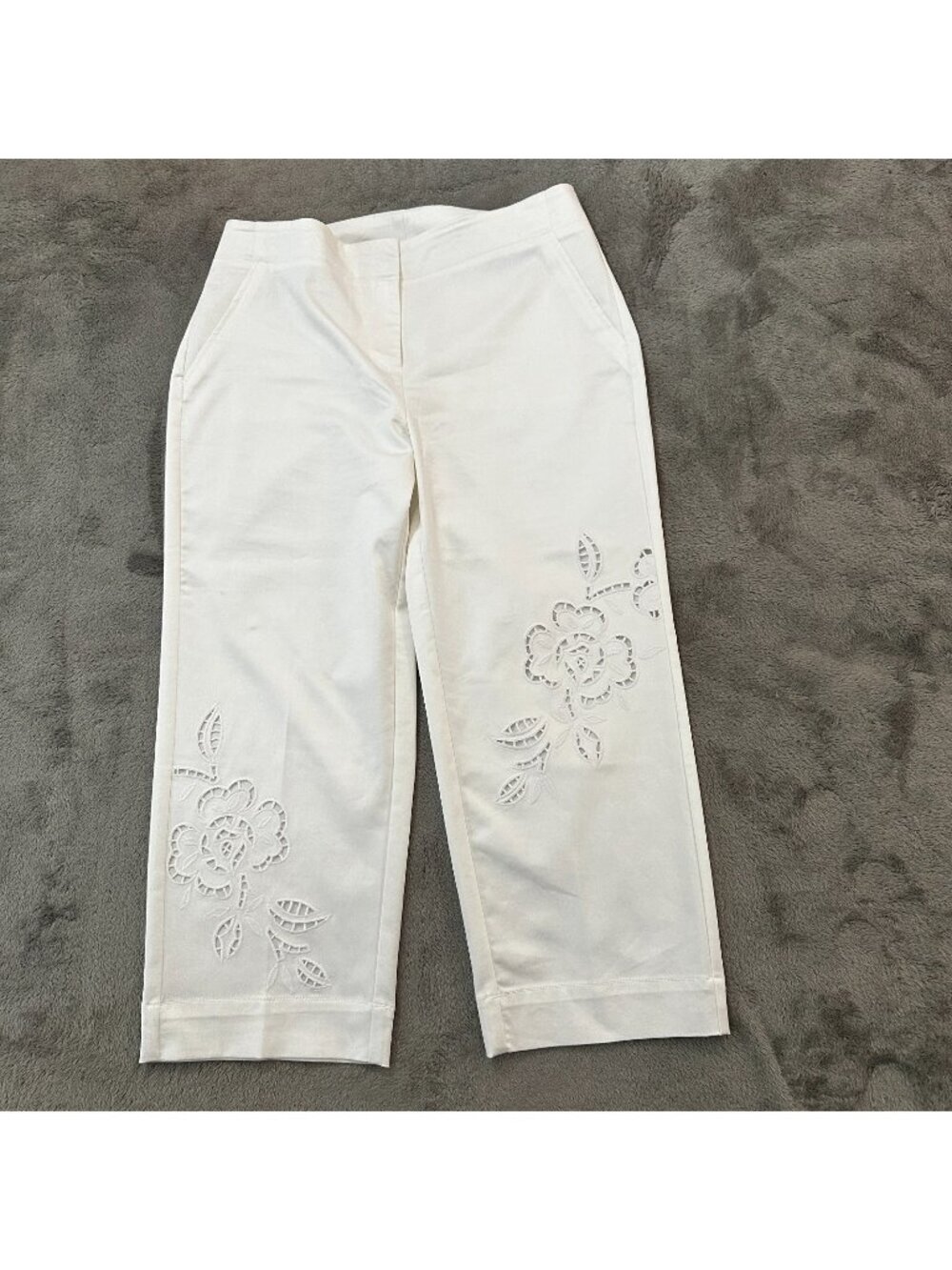Chico's White Wide Leg Laser Cut Cropped Pants Women's 10